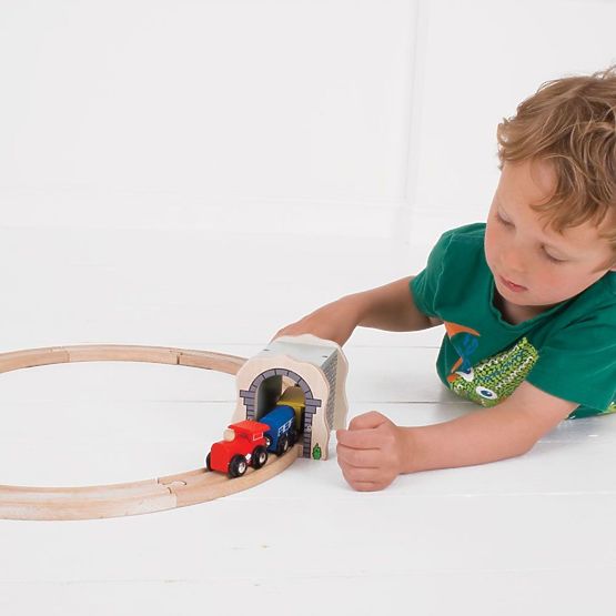 Bigjigs Rail Ein Eisenbahntunnel aus Stein