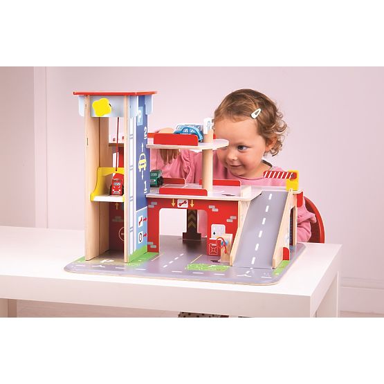 Bigjigs Toys Garage mit Parkplatz