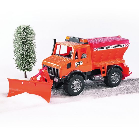 Bruder Mercedes Benz UNIMOG Streuwagen mit Schneepflug