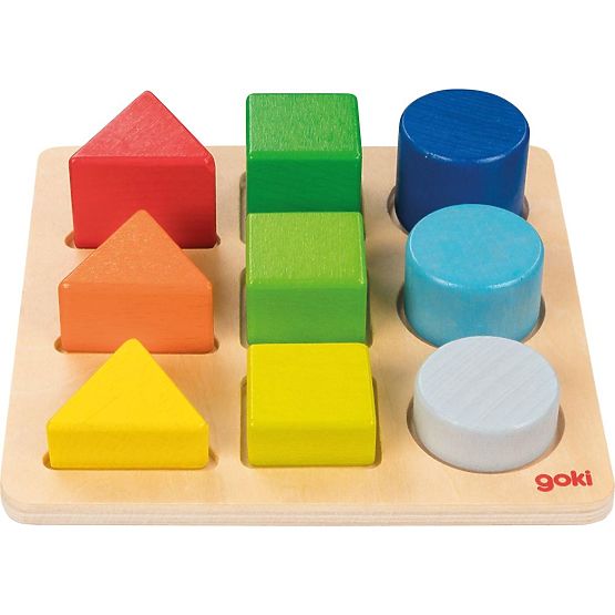 Formenpuzzle auf einem Sockel