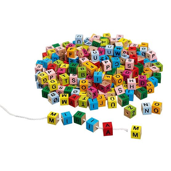 GOKI Bunte Buchstaben zum Auffädeln