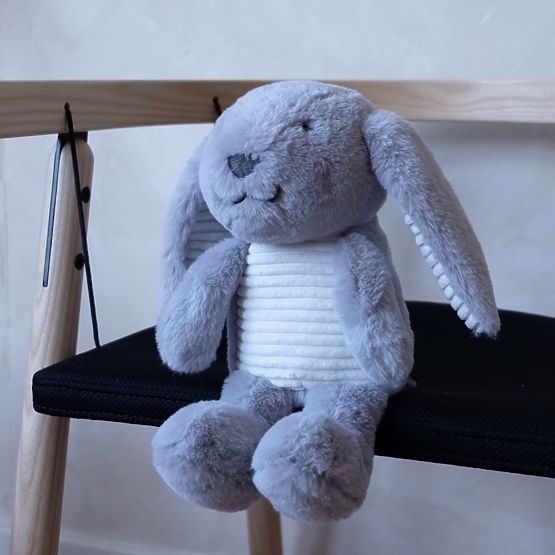 Grauer Hase mit FLOW-Herzschlag