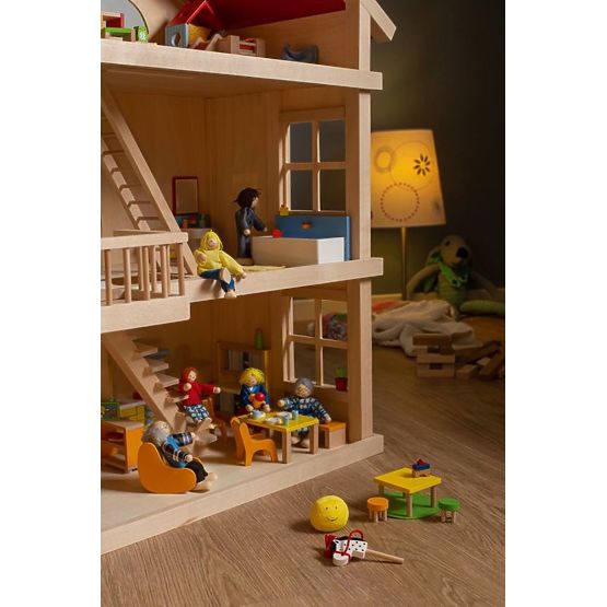 Ein großes Puppenhaus aus Holz