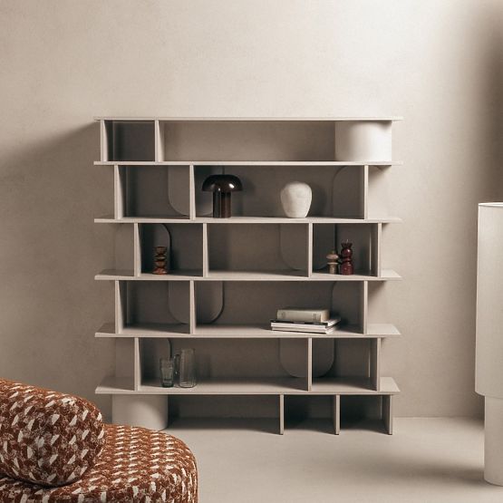 Hoher Rangali-Regal, kaschmirfarben, abgerundet