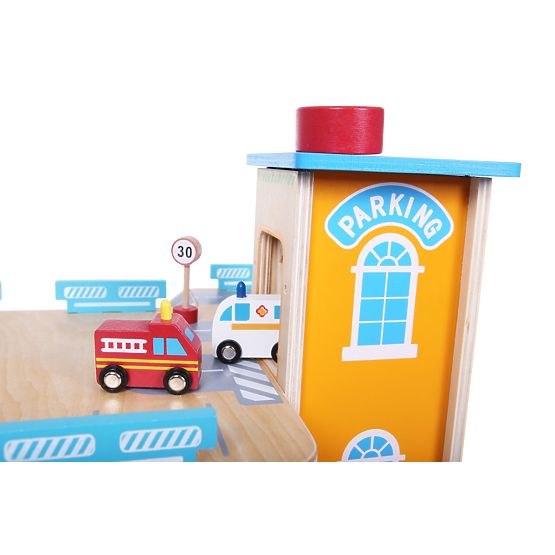 Holz-Garage mit Aufzug