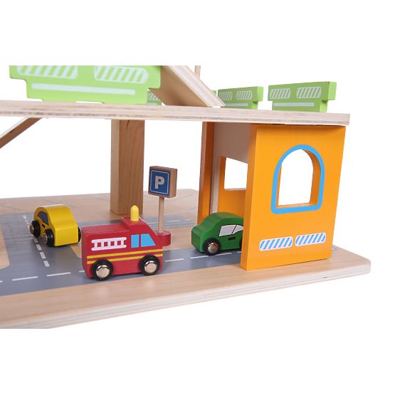 Holz-Garage mit Aufzug