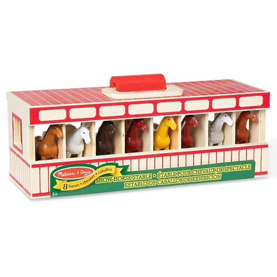 Holzstall für Pferde mit 8 Boxen