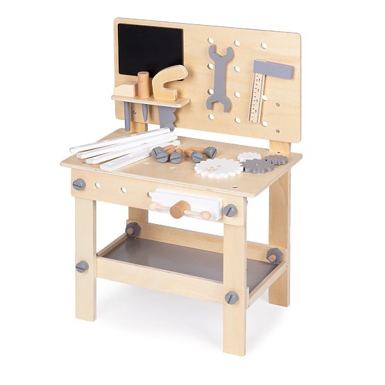 Holzwerkstatt mit Werkzeugen