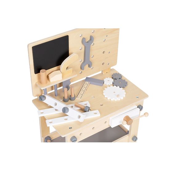 Holzwerkstatt mit Werkzeugen