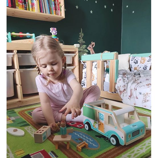 Holzwohnwagen mit Anhänger und Zubehör