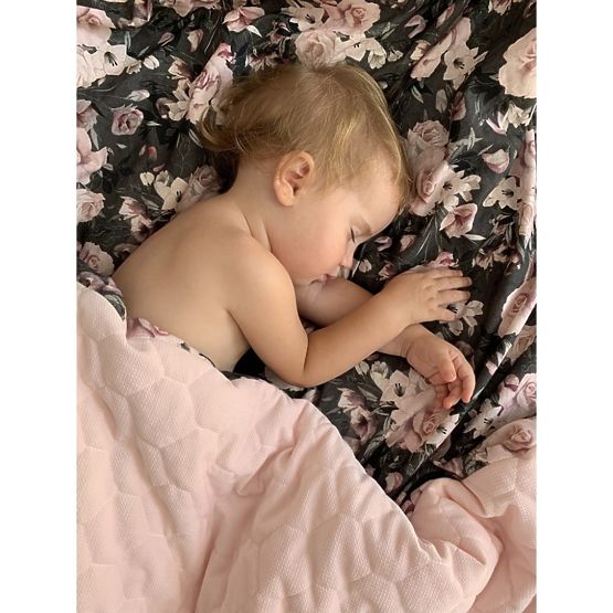 Isolierte Babydecke Nachtblumen