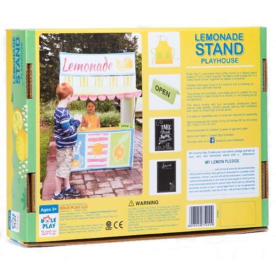Kinder Spielend haus Stehen mit limonade