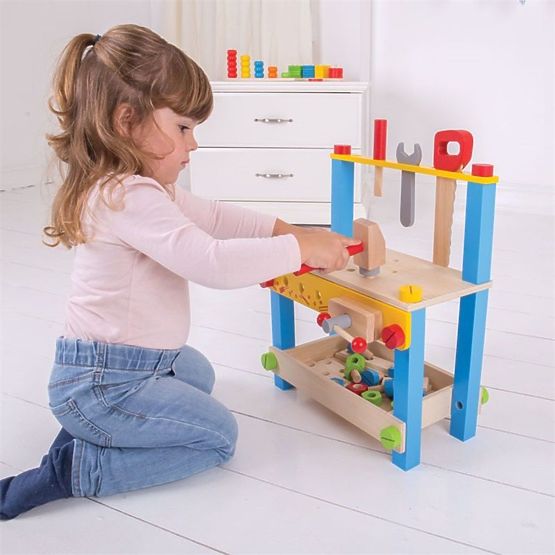 Kinderwerkstatt mit Werkzeugen