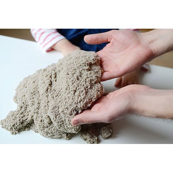 Kinetischer Sand 3 kg mit aufblasbarem Sandkasten und Formen