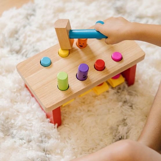 Klopfspiel hüpfende Männchen - Schlagspielzeug Melissa and Doug