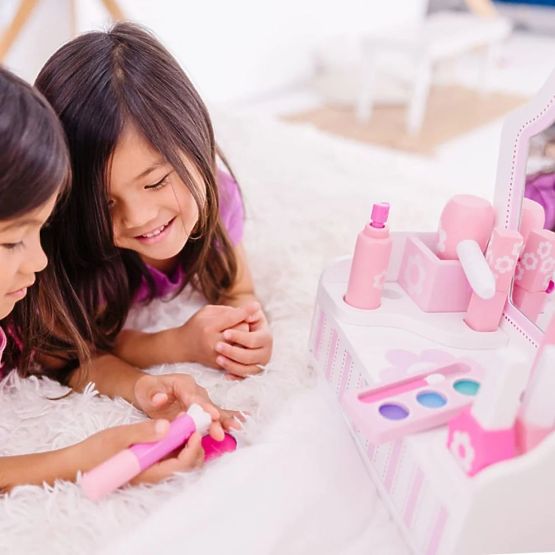 Kinderkosmetiktisch mit Spiegel