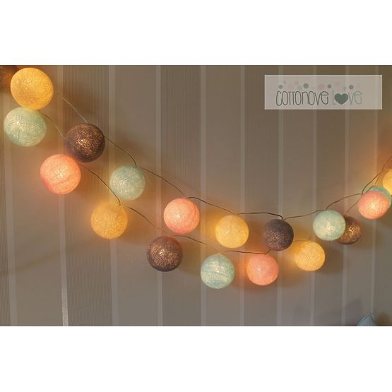 Leuchtende Baumwollkugeln - Puder