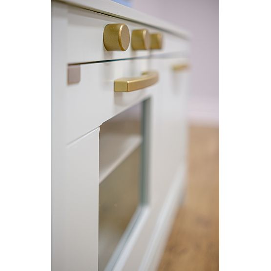 Nordische Holzküche mit Zubehör