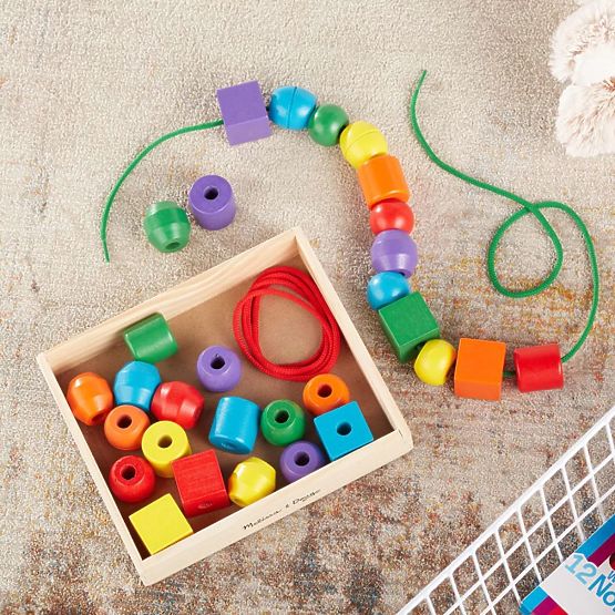 Set aus großen Perlen zum Auffädeln
