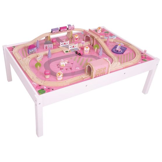 Spieltisch mit Holzeisenbahn für Mädchen