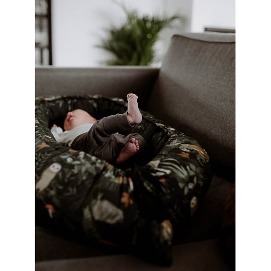 umkehrbar nest Život in wald