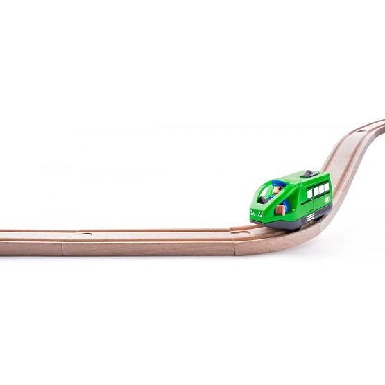 Zug mit batteriebetriebenem Lokführer grün