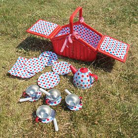 Bigjigs Toys Gepunktetes Teeset im Picknickkorb
