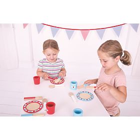 Bigjigs Toys Holzgeschirrset mit Punkten