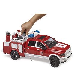 Bruder RAM 2500 Feuerwehrfahrzeug mit Licht- und Soundmodul, Bruder
