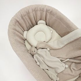 Geflochtener Teddy-Babykorb - weiße Farbe mit beiger Ausstattung