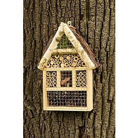 Insektenhaus fliegen