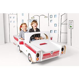 Schnelles Cabrio aus Pappe