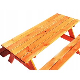 Gartentisch aus Holz mit Bänken