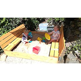 Verschließbarer Sandkasten mit Bänken 140 x 140 - imprägniert